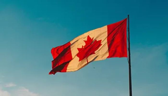 6 Advantages of Doing Business in Canada for Growth & Success