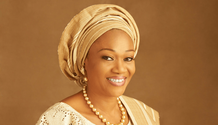 Nigeria’s first lady celebrates teenage GRW holder for largest painting on canvas