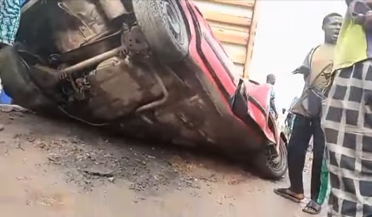 Driver K!lled As 40ft Container Falls On Car in Oyo (Photo)