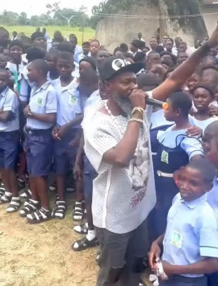 Benue Govt Probes Viral Video Of Musician Performing ‘Indecent’ Song Before Underage Pupils