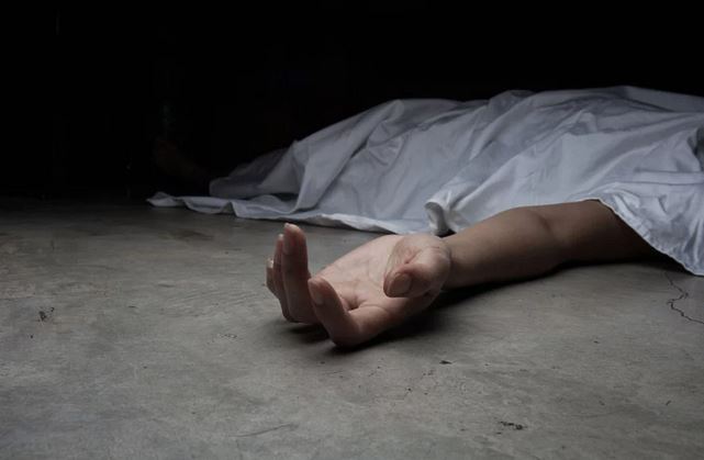 Tragedy As Nursing Mother Collapses And D!es While Breastfeeding Her Baby In Ondo